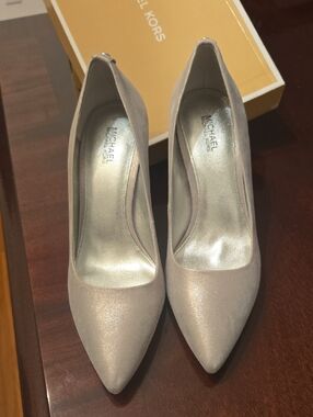 Michael Kors Shimmery Silver Pointed Toe Heels